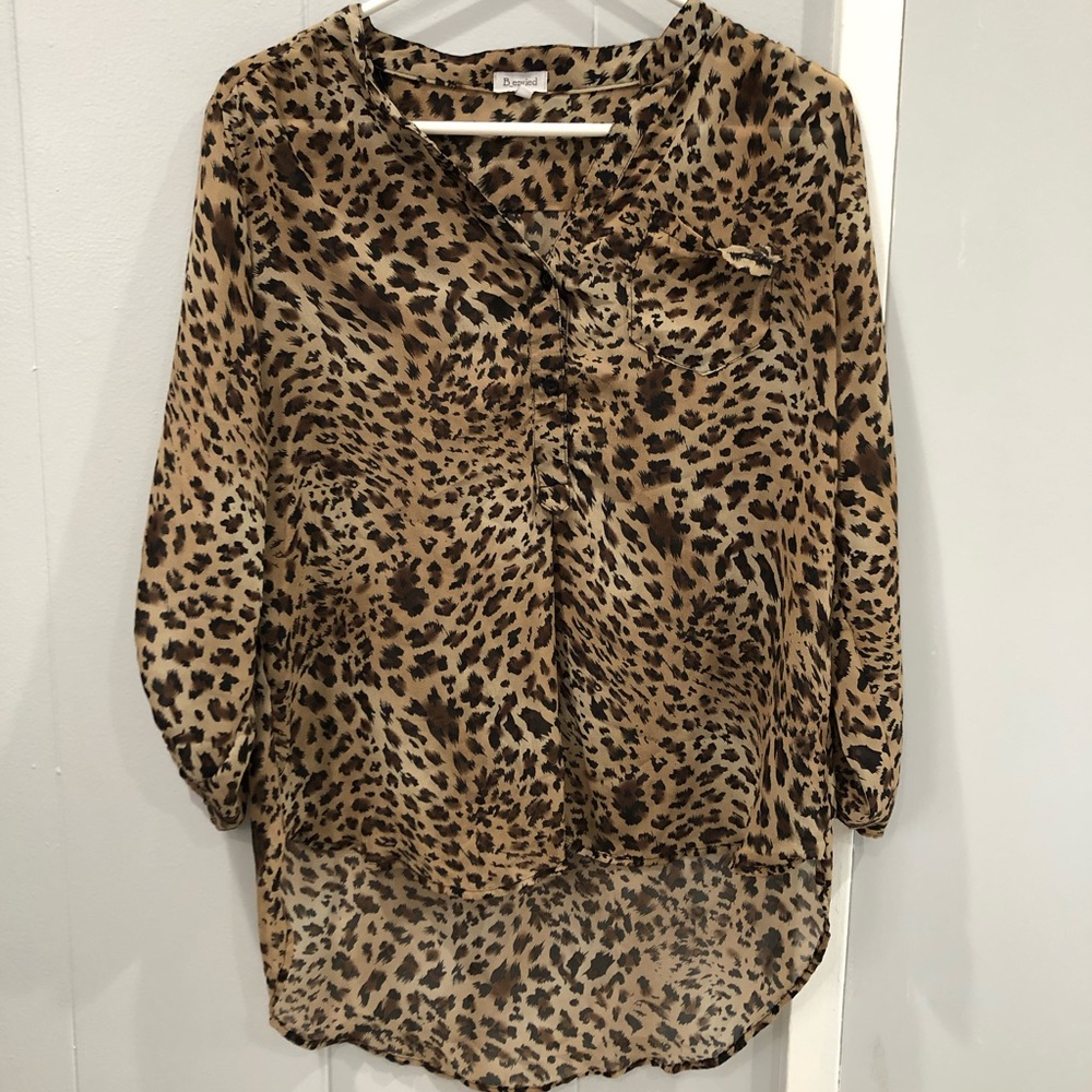6/$20!!! Cheetah blouse
